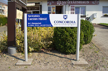 Aufsteller mit Säule 60 mm und Textpaneel 200 mm Profiloberfläche: eloxiert silber