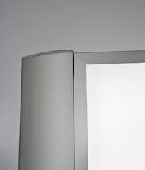 Pylon Baureihe A, plan mit LED-Rahmenprofil 90/22 und Deltasäule 90/100