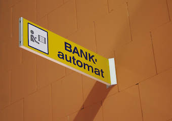 Fahnenschild mit Textpaneelen und Linealprofil 70/16