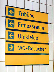 Primus Wegweiser 5 Stück untereinander pulverbeschichtet nach RAL